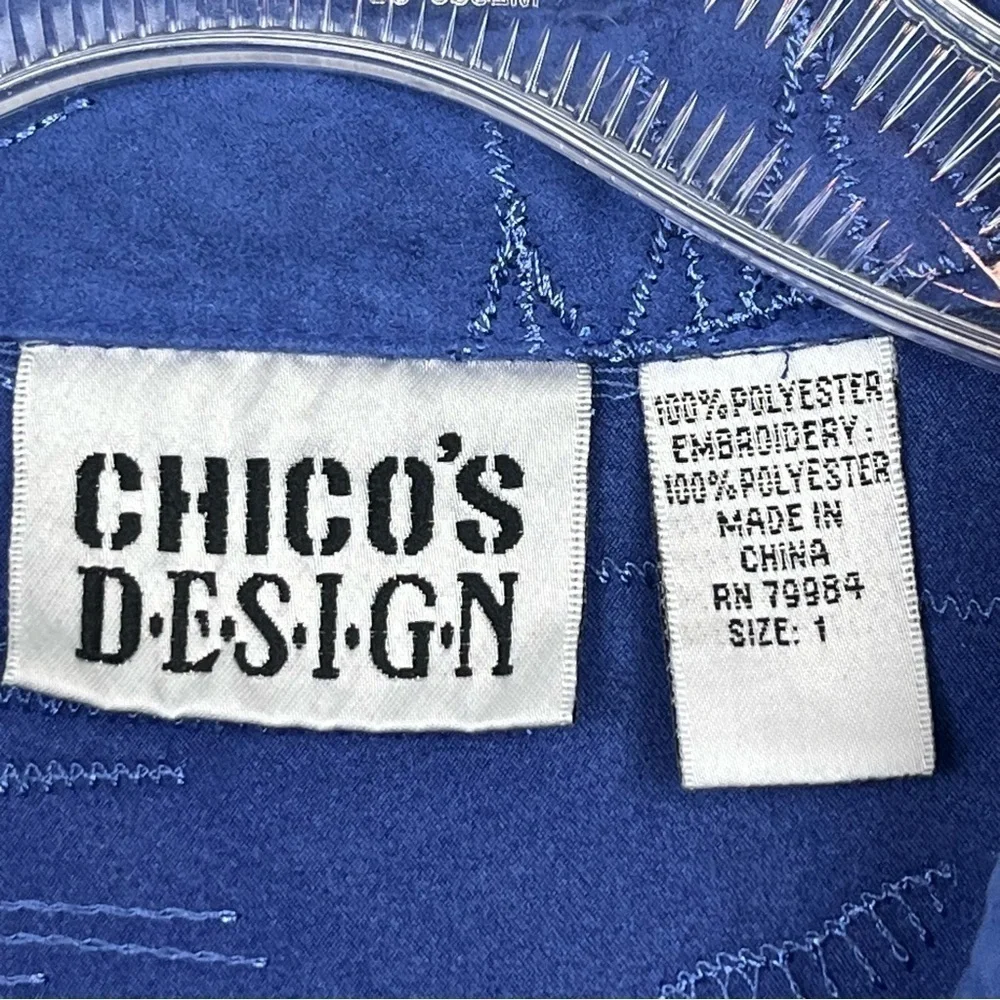 Chico’s blue Asian landscape embroidered button front tunic length shirt, medium